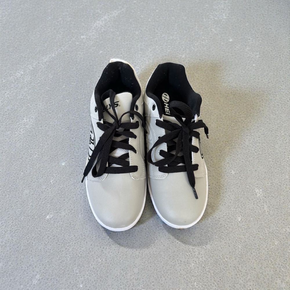 Helly Hansen Kids Gray and Black Sneakers Big Kid size 8